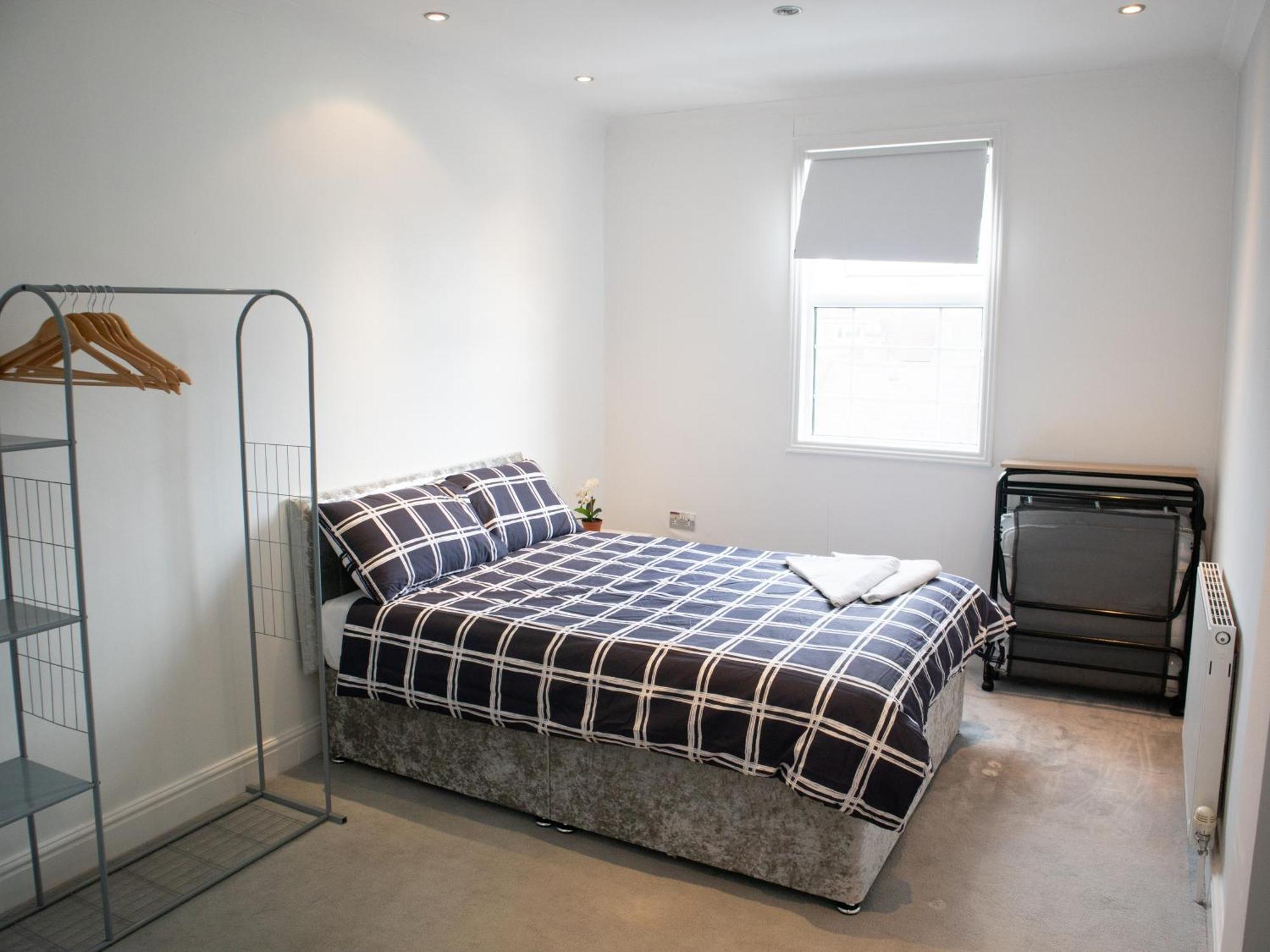 Bright Private Terrace - Free Private Parking - Tv - Wifi - Netflix Apartment Croydon Exterior photo